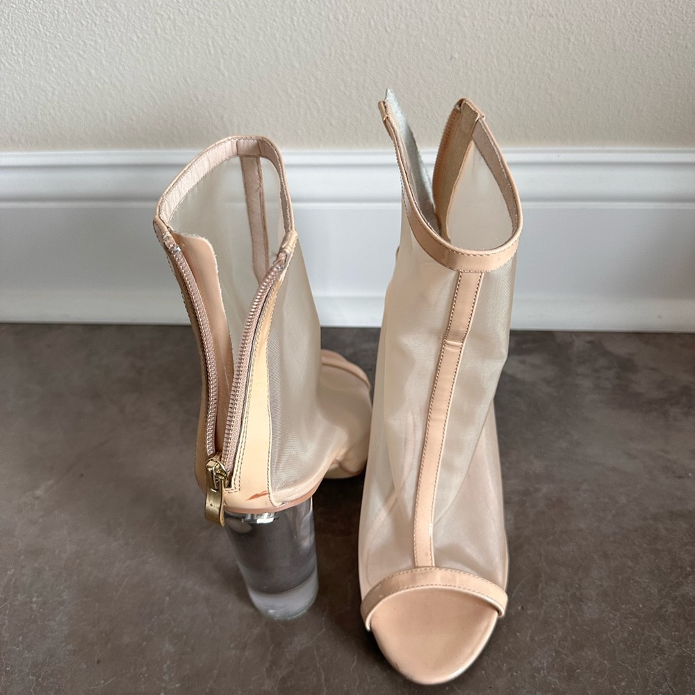 Mesh bootie
